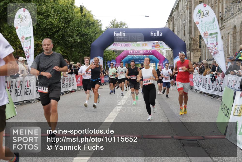 06.09.2026 - CURREX Alsterlauf Yannick Fuchs http://msf.ph/oto/10115652 06.09.2026 09:58:56 Ziel 2065, 2244, 2649, 2711, 3049, 3078, 3203, 3313, 3323, 3765, 4048, 4080, 4081, 4299, 4605, 4779, 5099, 5100, 5557, 5661, 6064, 6065, 6311, 8051, 8265 meine-sportfotos.de