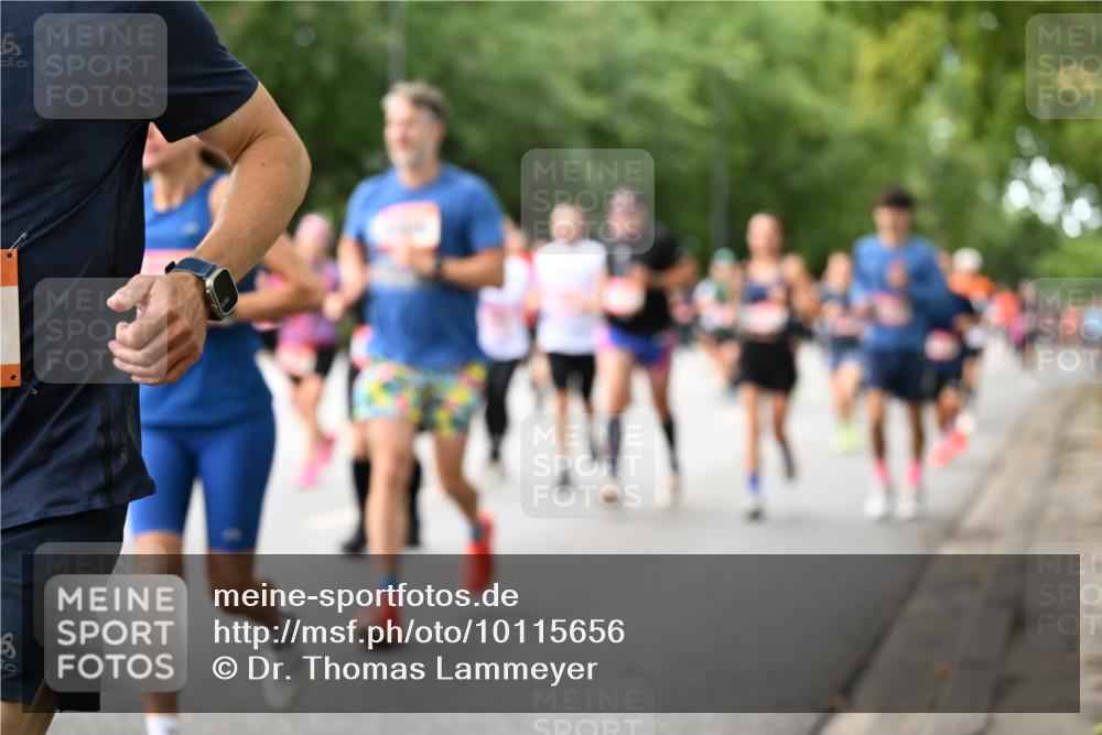 06.09.2026 - CURREX Alsterlauf Dr. Thomas Lammeyer http://msf.ph/oto/10115656 06.09.2026 09:11:05 Laufen 6 meine-sportfotos.de