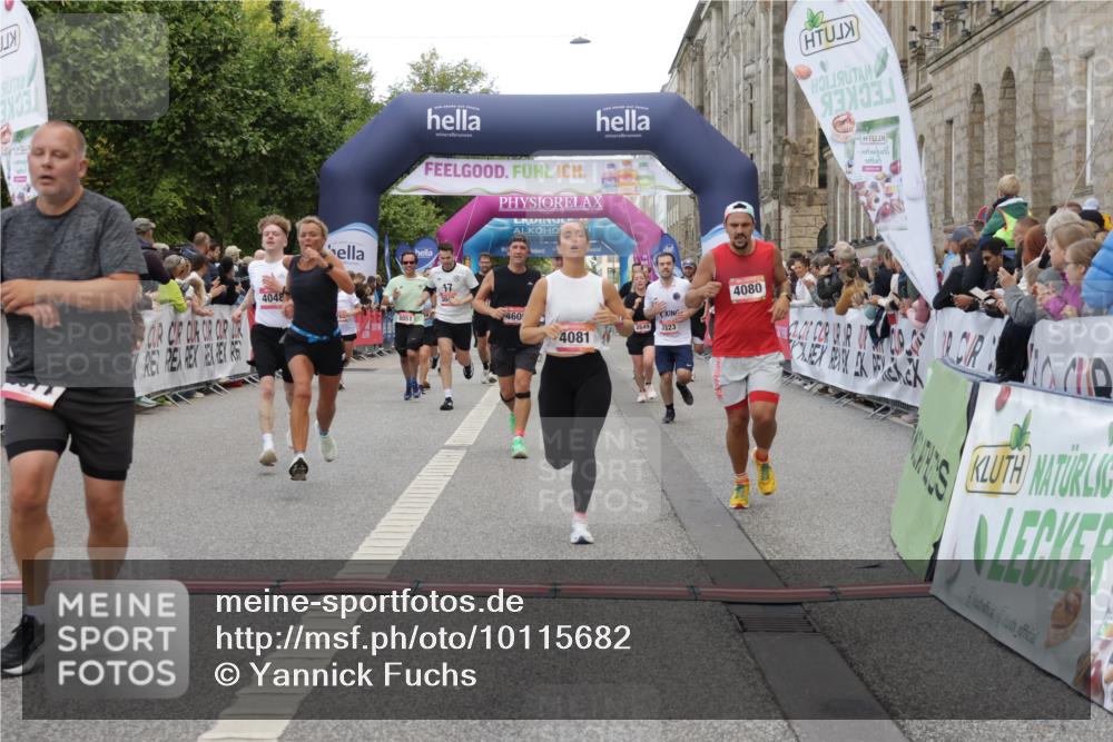 06.09.2026 - CURREX Alsterlauf Yannick Fuchs http://msf.ph/oto/10115682 06.09.2026 09:58:56 Ziel 2065, 2244, 2649, 2711, 3049, 3078, 3203, 3313, 3323, 3765, 4048, 4080, 4081, 4299, 4605, 4779, 5099, 5100, 5557, 5661, 6064, 6065, 6311, 8051, 8265 meine-sportfotos.de