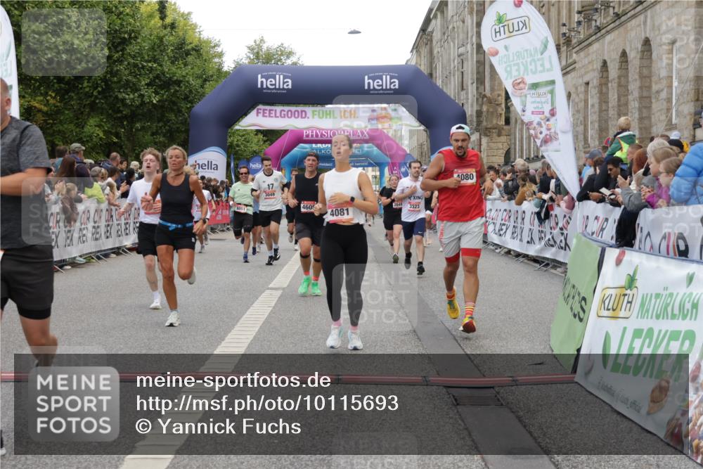 06.09.2026 - CURREX Alsterlauf Yannick Fuchs http://msf.ph/oto/10115693 06.09.2026 09:58:56 Ziel 2065, 2244, 2649, 2711, 3049, 3078, 3203, 3313, 3323, 3765, 4048, 4080, 4081, 4299, 4605, 4779, 5099, 5100, 5557, 5661, 6064, 6065, 6311, 8051, 8265 meine-sportfotos.de