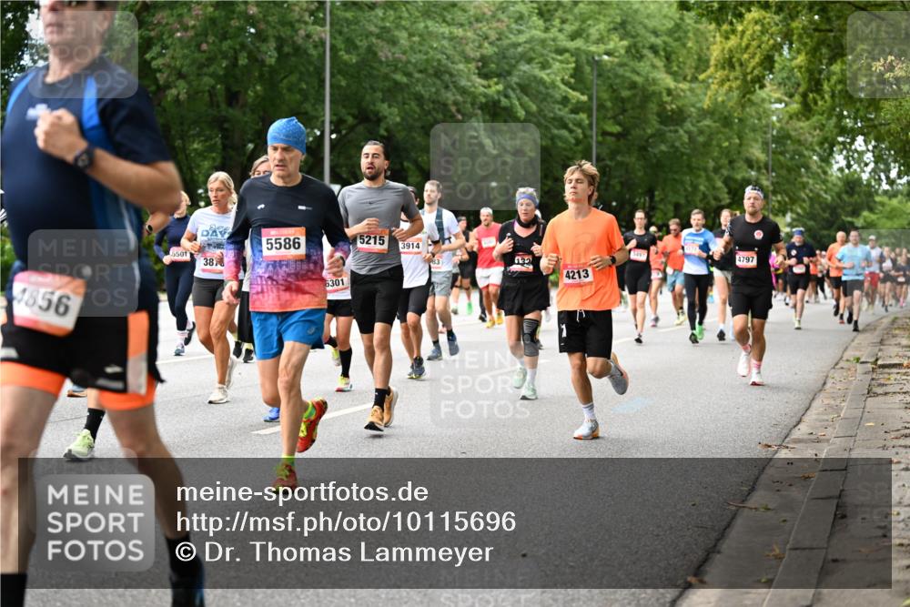 06.09.2026 - CURREX Alsterlauf Dr. Thomas Lammeyer http://msf.ph/oto/10115696 06.09.2026 09:11:12 Laufen 4856, 5501, 38, 5586, 6301, 5215, 3914, 132, 4213, 3497, 4797, 1 meine-sportfotos.de
