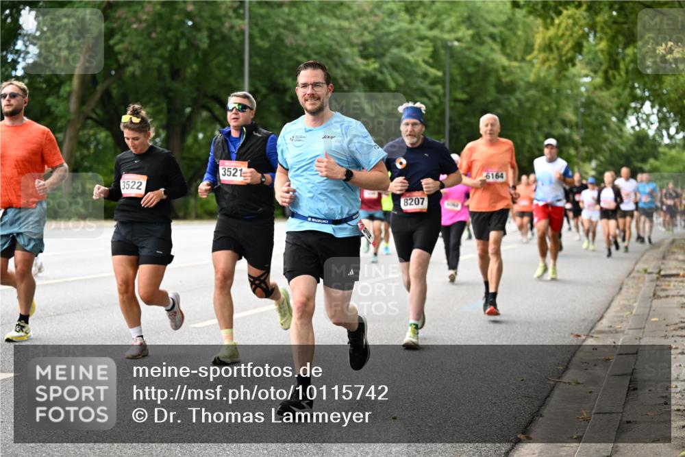 06.09.2026 - CURREX Alsterlauf Dr. Thomas Lammeyer http://msf.ph/oto/10115742 06.09.2026 09:11:19 Laufen 3522, 3521, 8207, 6164 meine-sportfotos.de
