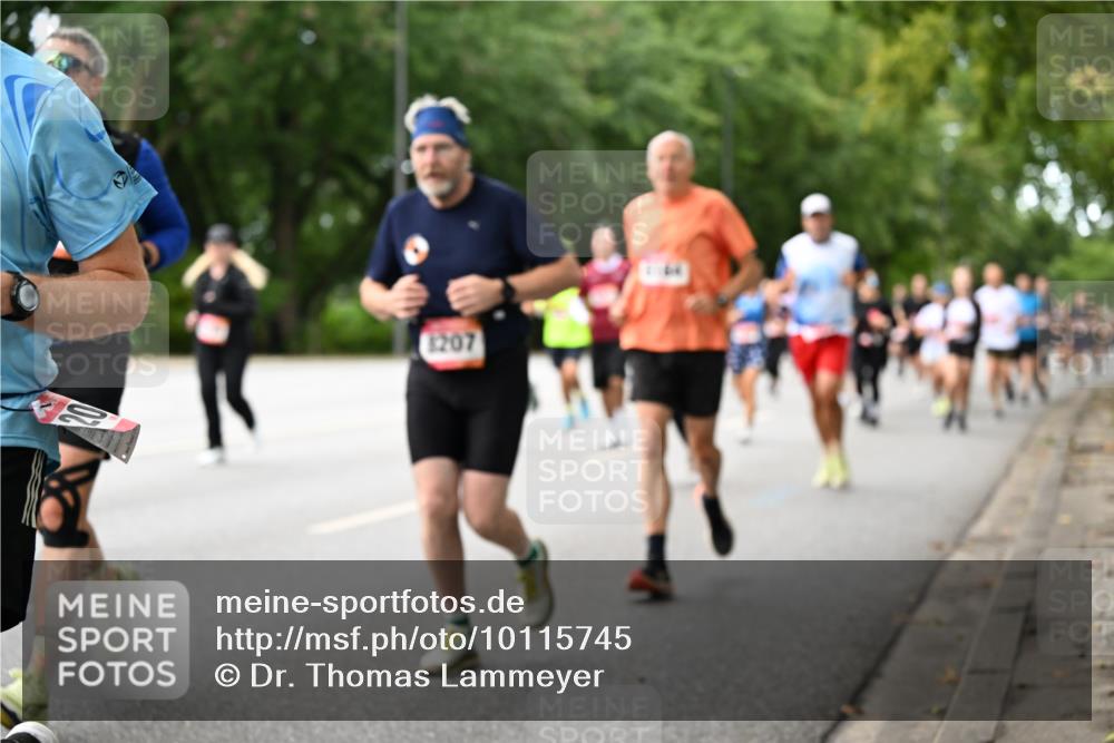 06.09.2026 - CURREX Alsterlauf Dr. Thomas Lammeyer http://msf.ph/oto/10115745 06.09.2026 09:11:21 Laufen 1207 meine-sportfotos.de