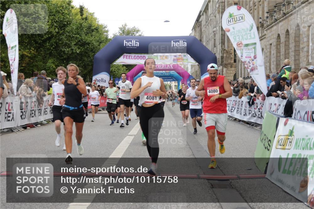 06.09.2026 - CURREX Alsterlauf Yannick Fuchs http://msf.ph/oto/10115758 06.09.2026 09:58:57 Ziel 2060, 2065, 2649, 2711, 2981, 3049, 3203, 3313, 3323, 3765, 4048, 4080, 4081, 4299, 4605, 4779, 5099, 5100, 5557, 5661, 6064, 6065, 6311, 8051, 8265 meine-sportfotos.de