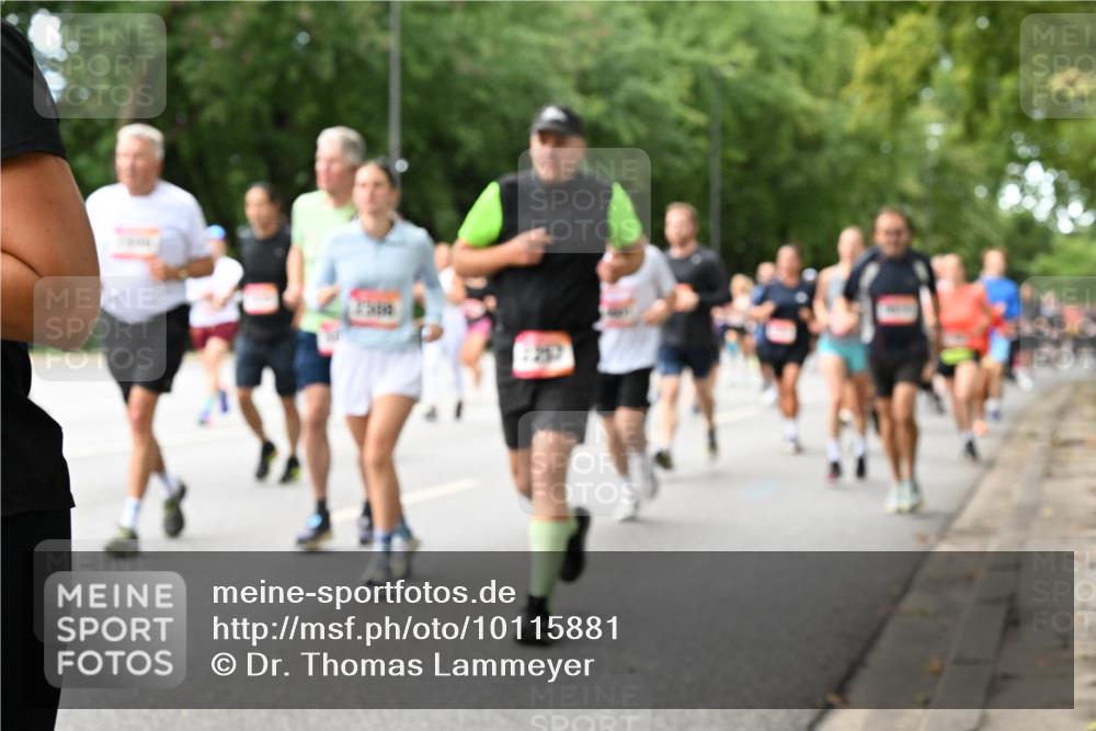 06.09.2026 - CURREX Alsterlauf Dr. Thomas Lammeyer http://msf.ph/oto/10115881 06.09.2026 09:11:45 Laufen  meine-sportfotos.de