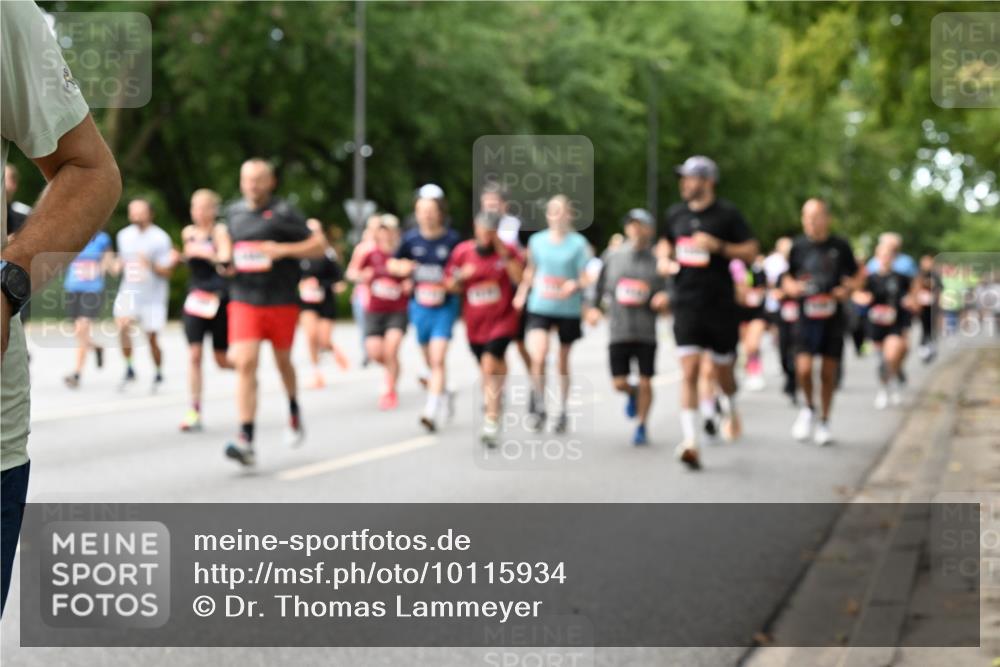 06.09.2026 - CURREX Alsterlauf Dr. Thomas Lammeyer http://msf.ph/oto/10115934 06.09.2026 09:11:53 Laufen  meine-sportfotos.de