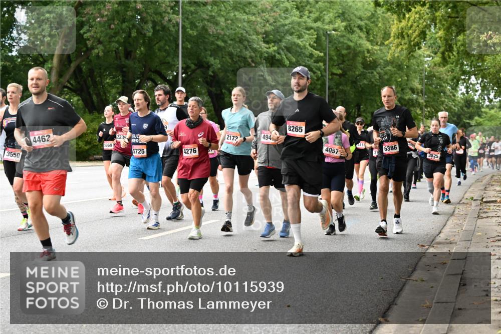 06.09.2026 - CURREX Alsterlauf Dr. Thomas Lammeyer http://msf.ph/oto/10115939 06.09.2026 09:11:54 Laufen 8265, 2173, 494, 4110, 5725, 4276, 4057, 3550, 4462, 5669, 223, 6386, 3825 meine-sportfotos.de