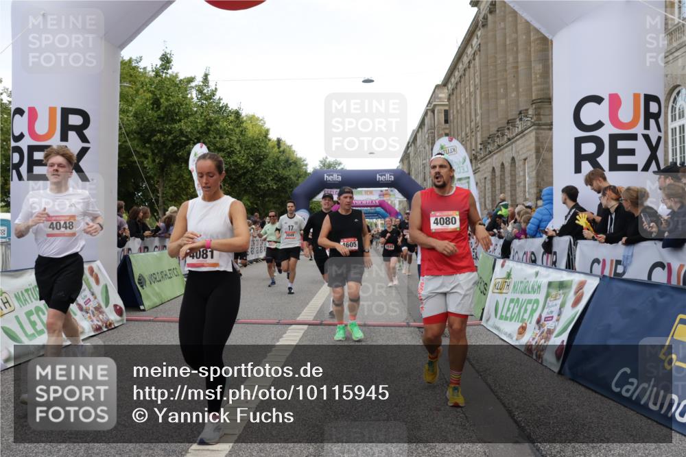 06.09.2026 - CURREX Alsterlauf Yannick Fuchs http://msf.ph/oto/10115945 06.09.2026 09:58:59 Ziel 2060, 2065, 2649, 2981, 3049, 3203, 3313, 3323, 3517, 3546, 3552, 3765, 4048, 4080, 4081, 4299, 4605, 4779, 5099, 5100, 5661, 6064, 6065, 6311, 8051, 8206, 8265, 8320 meine-sportfotos.de