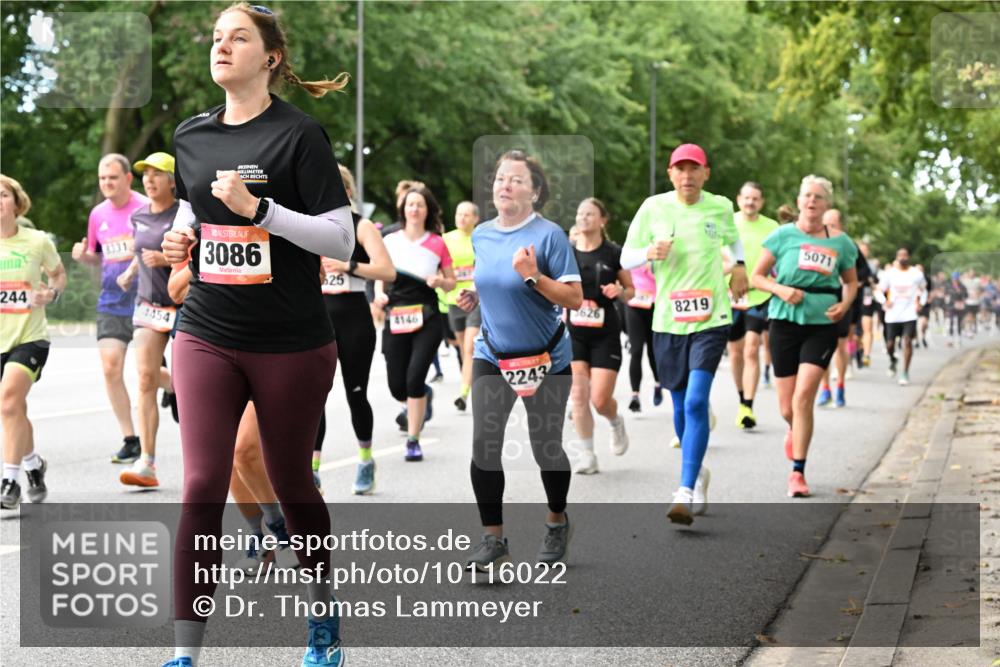 06.09.2026 - CURREX Alsterlauf Dr. Thomas Lammeyer http://msf.ph/oto/10116022 06.09.2026 09:12:06 Laufen 244, 8331, 4454, 3086, 525, 4146, 2243, 8219, 5071 meine-sportfotos.de