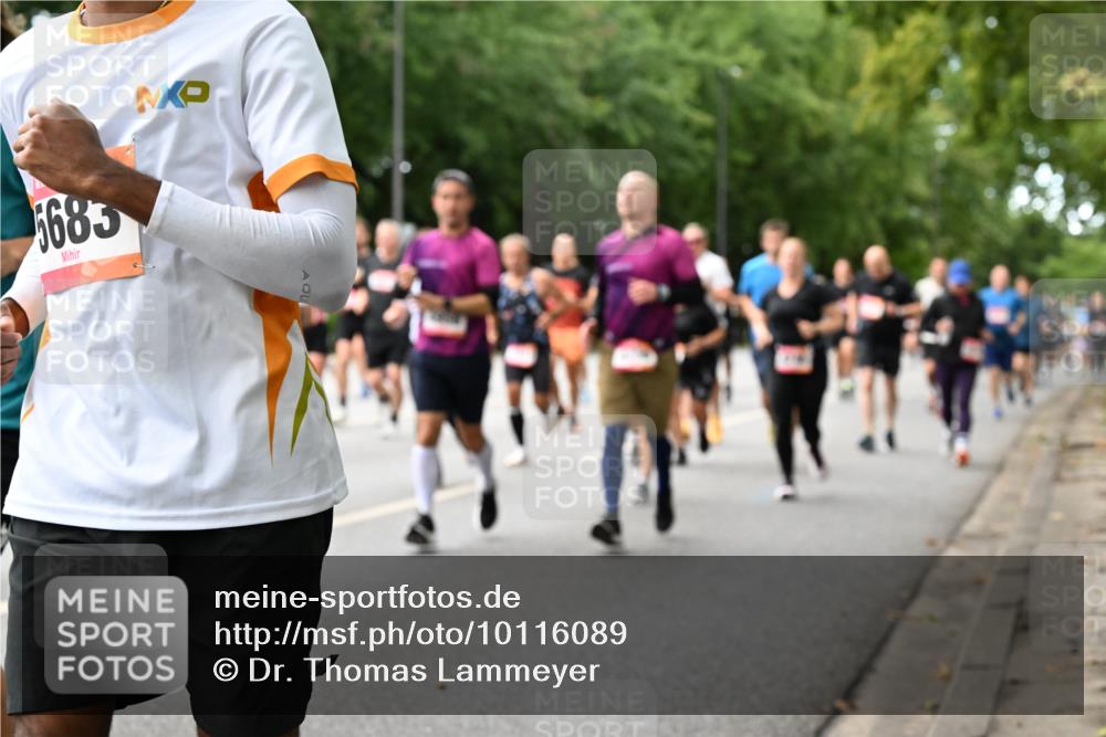 06.09.2026 - CURREX Alsterlauf Dr. Thomas Lammeyer http://msf.ph/oto/10116089 06.09.2026 09:12:15 Laufen 685 meine-sportfotos.de