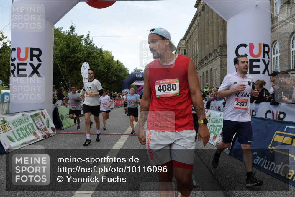 06.09.2026 - CURREX Alsterlauf Yannick Fuchs http://msf.ph/oto/10116096 06.09.2026 09:59:00 Ziel 2060, 2065, 2649, 2981, 3049, 3203, 3313, 3323, 3499, 3517, 3546, 3552, 3765, 4048, 4080, 4081, 4293, 4299, 4605, 4779, 5099, 5100, 5661, 6064, 6065, 6311, 8051, 8206, 8265, 8320 meine-sportfotos.de
