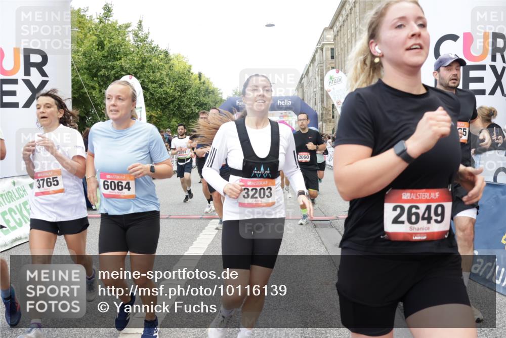 06.09.2026 - CURREX Alsterlauf Yannick Fuchs http://msf.ph/oto/10116139 06.09.2026 09:59:02 Ziel 2060, 2065, 2618, 2649, 2981, 3049, 3203, 3323, 3499, 3517, 3546, 3552, 3765, 3871, 4048, 4080, 4081, 4293, 4299, 4605, 4779, 4814, 4953, 5099, 5100, 5801, 6064, 6065, 6082, 6083, 6311, 8051, 8206, 8265, 8320 meine-sportfotos.de