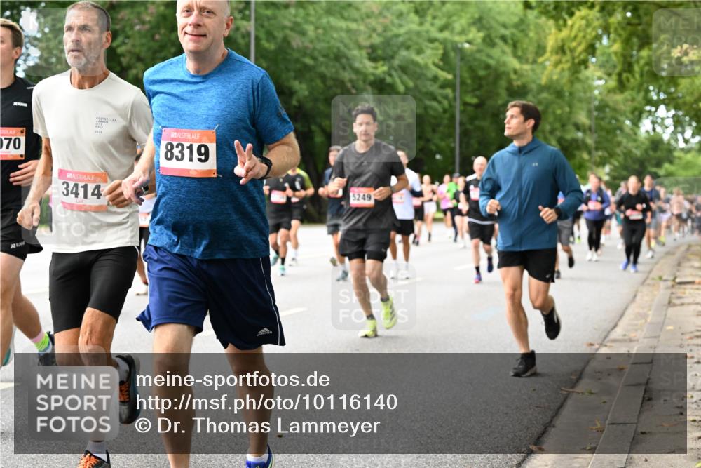 06.09.2026 - CURREX Alsterlauf Dr. Thomas Lammeyer http://msf.ph/oto/10116140 06.09.2026 09:12:22 Laufen 8319, 070, 2025, 3414, 5249 meine-sportfotos.de