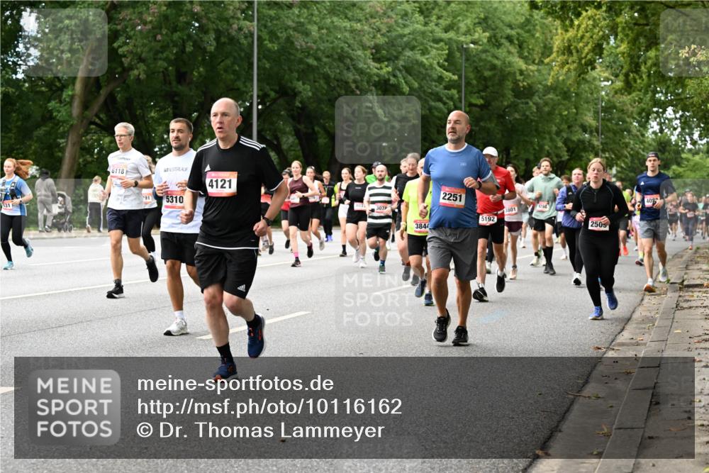 06.09.2026 - CURREX Alsterlauf Dr. Thomas Lammeyer http://msf.ph/oto/10116162 06.09.2026 09:12:25 Laufen 831, 6118, 791, 5310, 4121, 307, 3844, 2251, 4298, 3801, 5192, 2505, 40 meine-sportfotos.de