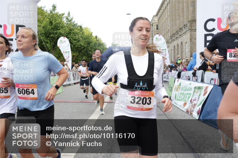 06.09.2026 - CURREX Alsterlauf Yannick Fuchs http://msf.ph/oto/10116170 06.09.2026 09:59:03 Ziel 2060, 2618, 2627, 2649, 2981, 3049, 3203, 3323, 3425, 3499, 3517, 3546, 3552, 3765, 3871, 4048, 4080, 4081, 4293, 4605, 4779, 4814, 4953, 5099, 5100, 5801, 6064, 6065, 6082, 6083, 6311, 8051, 8206, 8265, 8320 meine-sportfotos.de
