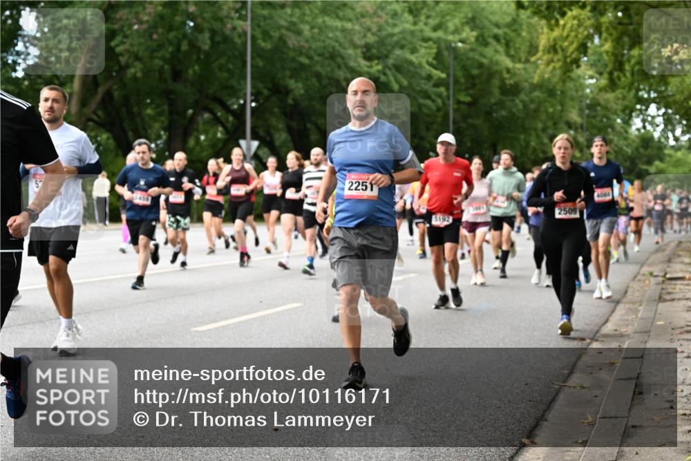 06.09.2026 - CURREX Alsterlauf Dr. Thomas Lammeyer http://msf.ph/oto/10116171 06.09.2026 09:12:26 Laufen 52, 2251, 5192, 2509, 4000 meine-sportfotos.de