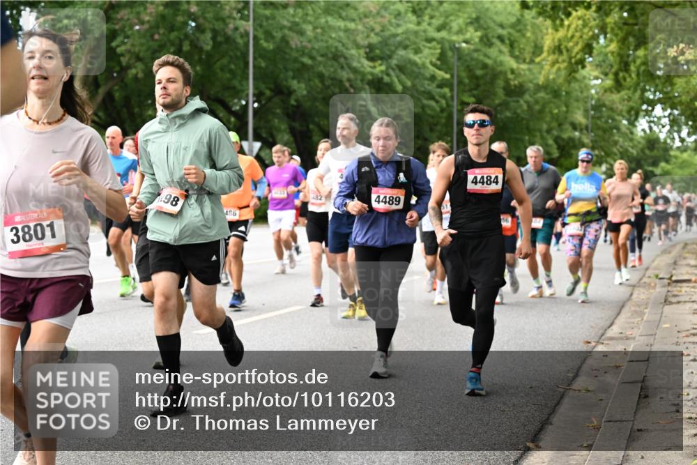06.09.2026 - CURREX Alsterlauf Dr. Thomas Lammeyer http://msf.ph/oto/10116203 06.09.2026 09:12:30 Laufen 3801, 98, 486, 482, 4489, 4484, 56 meine-sportfotos.de