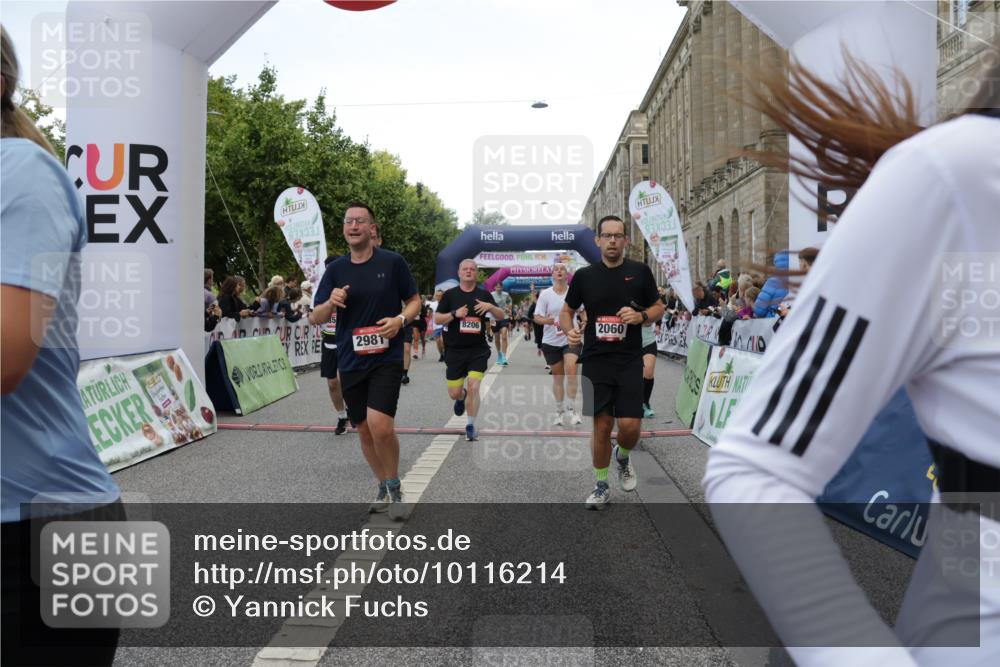 06.09.2026 - CURREX Alsterlauf Yannick Fuchs http://msf.ph/oto/10116214 06.09.2026 09:59:03 Ziel 2060, 2618, 2627, 2649, 2981, 3049, 3203, 3323, 3425, 3499, 3517, 3546, 3552, 3765, 3871, 4048, 4080, 4081, 4293, 4605, 4779, 4814, 4953, 5099, 5100, 5801, 6064, 6065, 6082, 6083, 6311, 8051, 8206, 8265, 8320 meine-sportfotos.de