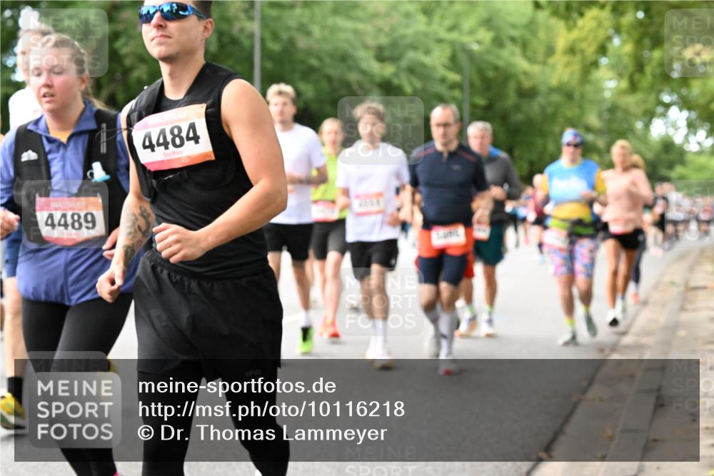 06.09.2026 - CURREX Alsterlauf Dr. Thomas Lammeyer http://msf.ph/oto/10116218 06.09.2026 09:12:32 Laufen 4489, 4484 meine-sportfotos.de