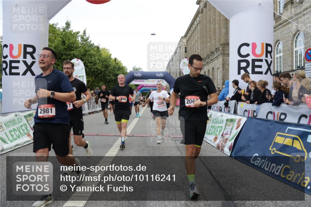 06.09.2026 - CURREX Alsterlauf Yannick Fuchs http://msf.ph/oto/10116241 06.09.2026 09:59:04 Ziel 2060, 2618, 2627, 2649, 2981, 3049, 3203, 3323, 3425, 3499, 3517, 3546, 3552, 3765, 3871, 4048, 4080, 4081, 4293, 4605, 4779, 4814, 4953, 4990, 5099, 5100, 5801, 6064, 6065, 6082, 6083, 8051, 8206, 8265, 8320 meine-sportfotos.de