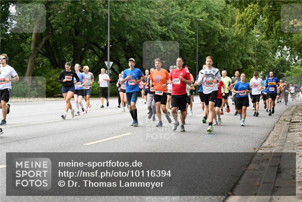06.09.2026 - CURREX Alsterlauf Dr. Thomas Lammeyer http://msf.ph/oto/10116394 06.09.2026 09:12:55 Laufen 3968, 8848, 5445, 2266, 3562, 4119, 3378, 294, 3384, 5207, 5205, 3295, 3260 meine-sportfotos.de