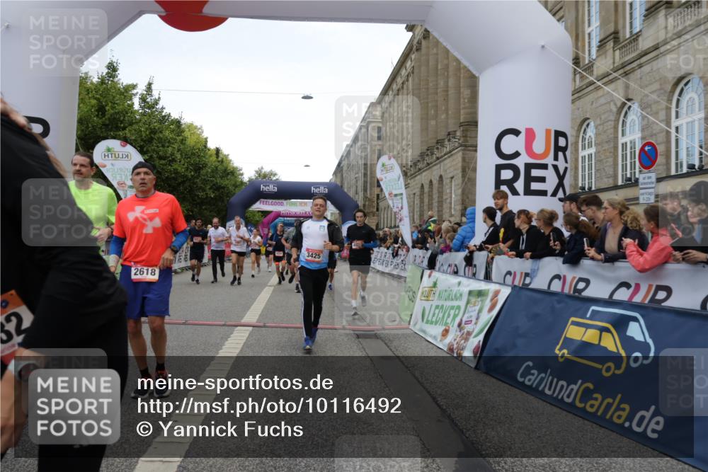 06.09.2026 - CURREX Alsterlauf Yannick Fuchs http://msf.ph/oto/10116492 06.09.2026 09:59:09 Ziel 2060, 2068, 2618, 2627, 2981, 3375, 3425, 3499, 3517, 3546, 3552, 3825, 3871, 4293, 4531, 4814, 4856, 4953, 4990, 5283, 5459, 5599, 5801, 5891, 6082, 6083, 6144, 6337, 8206, 8320 meine-sportfotos.de