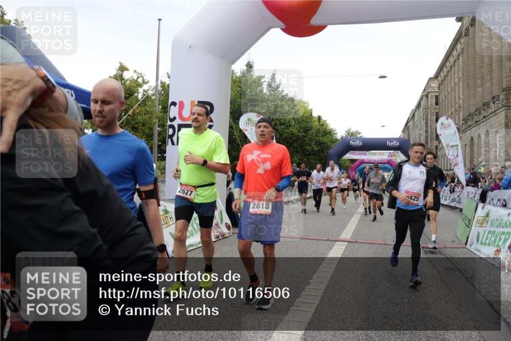 06.09.2026 - CURREX Alsterlauf Yannick Fuchs http://msf.ph/oto/10116506 06.09.2026 09:59:09 Ziel 2060, 2068, 2618, 2627, 2981, 3375, 3425, 3499, 3517, 3546, 3552, 3825, 3871, 4293, 4531, 4814, 4856, 4953, 4990, 5283, 5459, 5599, 5801, 5891, 6082, 6083, 6144, 6337, 8206, 8320 meine-sportfotos.de
