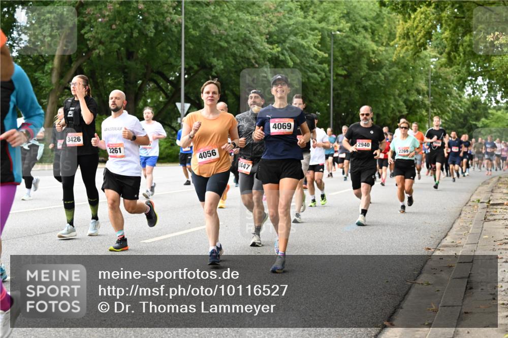 06.09.2026 - CURREX Alsterlauf Dr. Thomas Lammeyer http://msf.ph/oto/10116527 06.09.2026 09:13:12 Laufen 3426, 3261, 4056, 2447, 4069, 2940, 2269 meine-sportfotos.de