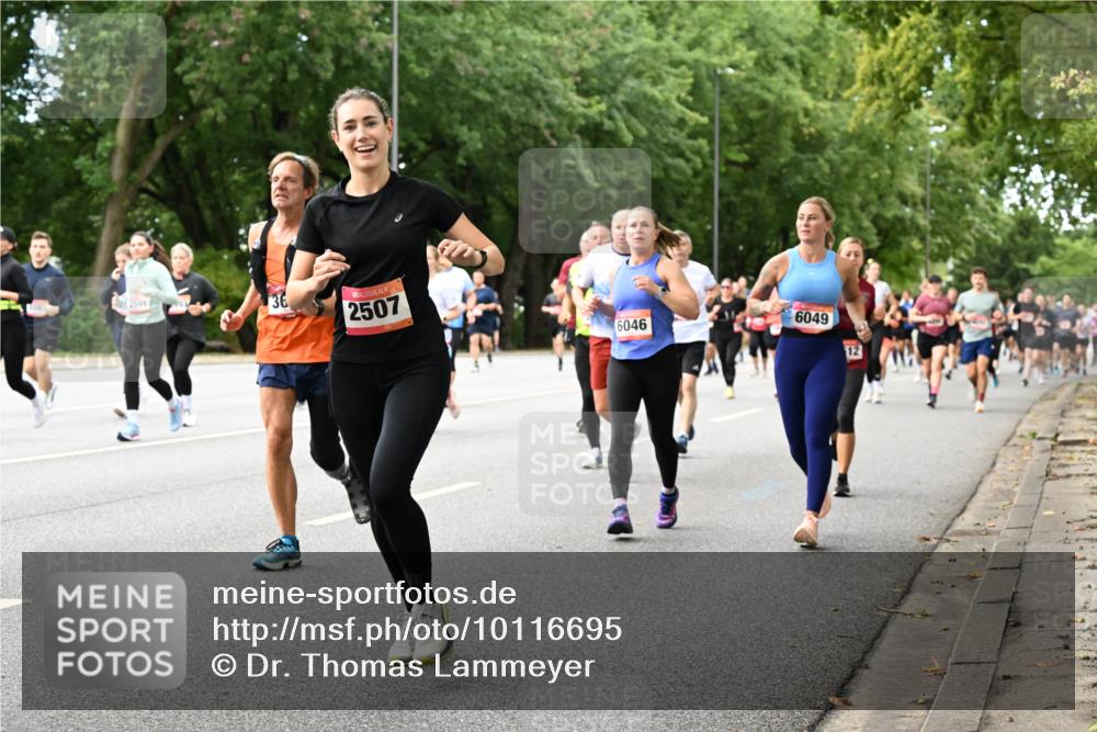 06.09.2026 - CURREX Alsterlauf Dr. Thomas Lammeyer http://msf.ph/oto/10116695 06.09.2026 09:13:36 Laufen 2591, 2507, 6046, 6049, 12 meine-sportfotos.de