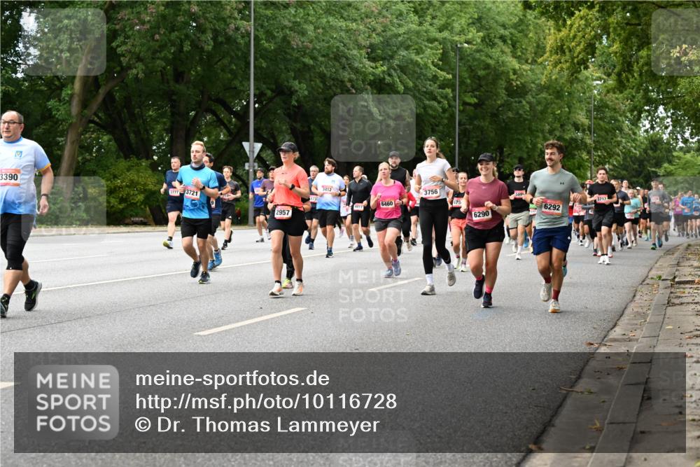 06.09.2026 - CURREX Alsterlauf Dr. Thomas Lammeyer http://msf.ph/oto/10116728 06.09.2026 09:13:41 Laufen 3390, 37773721, 9, 2957, 573, 3412, 3756, 6460, 478, 3712, 6292, 6290 meine-sportfotos.de
