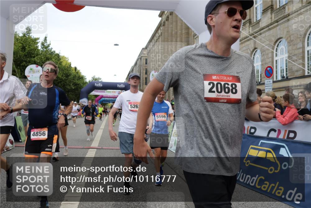 06.09.2026 - CURREX Alsterlauf Yannick Fuchs http://msf.ph/oto/10116777 06.09.2026 09:59:13 Ziel 2068, 2220, 2618, 2627, 2913, 3375, 3425, 3825, 3844, 3871, 3892, 4531, 4814, 4856, 4953, 4990, 5249, 5283, 5459, 5599, 5801, 5891, 6082, 6083, 6144, 6337 meine-sportfotos.de
