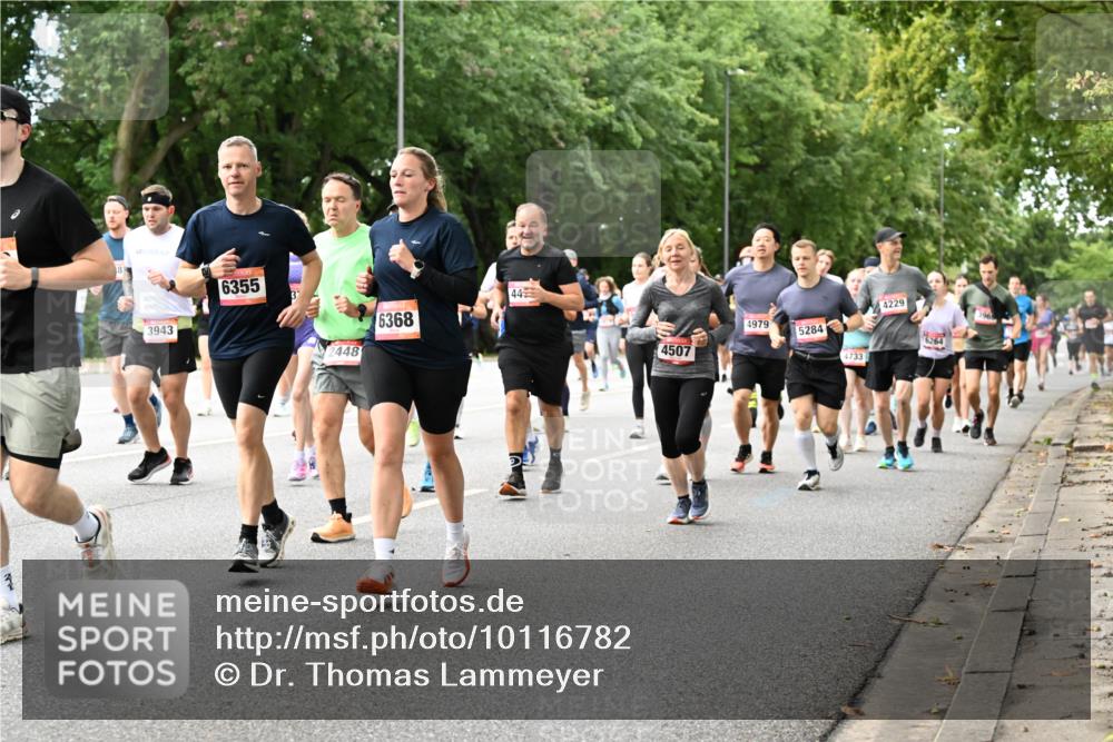 06.09.2026 - CURREX Alsterlauf Dr. Thomas Lammeyer http://msf.ph/oto/10116782 06.09.2026 09:13:48 Laufen 2, 3943, 6355, 2448, 6368, 44, 4979, 5284, 4507, 4733, 4229, 396 meine-sportfotos.de