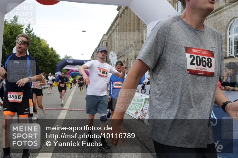06.09.2026 - CURREX Alsterlauf Yannick Fuchs http://msf.ph/oto/10116789 06.09.2026 09:59:13 Ziel 2068, 2220, 2618, 2627, 2913, 3375, 3425, 3825, 3844, 3871, 3892, 4531, 4814, 4856, 4953, 4990, 5249, 5283, 5459, 5599, 5801, 5891, 6082, 6083, 6144, 6337 meine-sportfotos.de