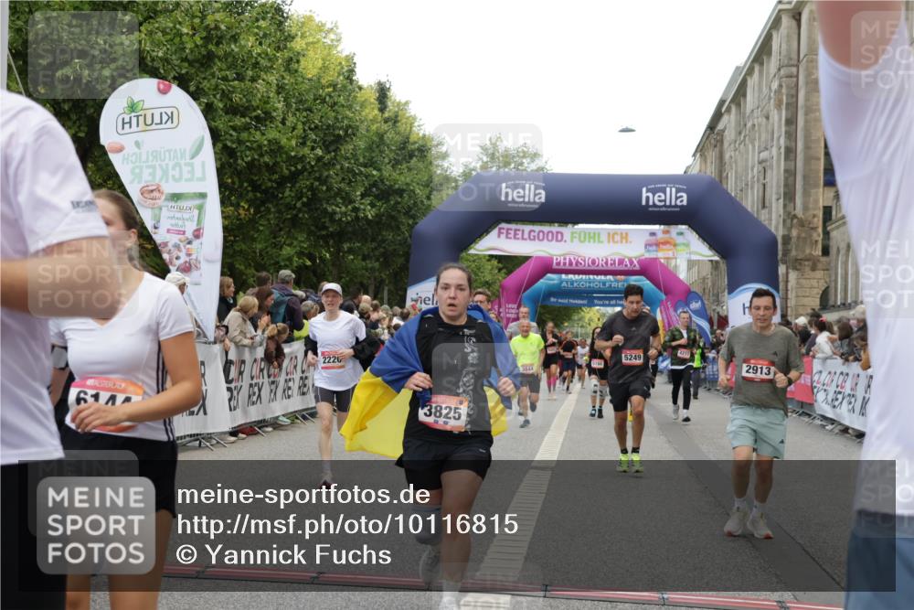 06.09.2026 - CURREX Alsterlauf Yannick Fuchs http://msf.ph/oto/10116815 06.09.2026 09:59:14 Ziel 2068, 2220, 2367, 2618, 2627, 2913, 3375, 3425, 3825, 3844, 3871, 3892, 4217, 4531, 4748, 4856, 4990, 5249, 5283, 5459, 5599, 5801, 5891, 6083, 6144, 6337 meine-sportfotos.de