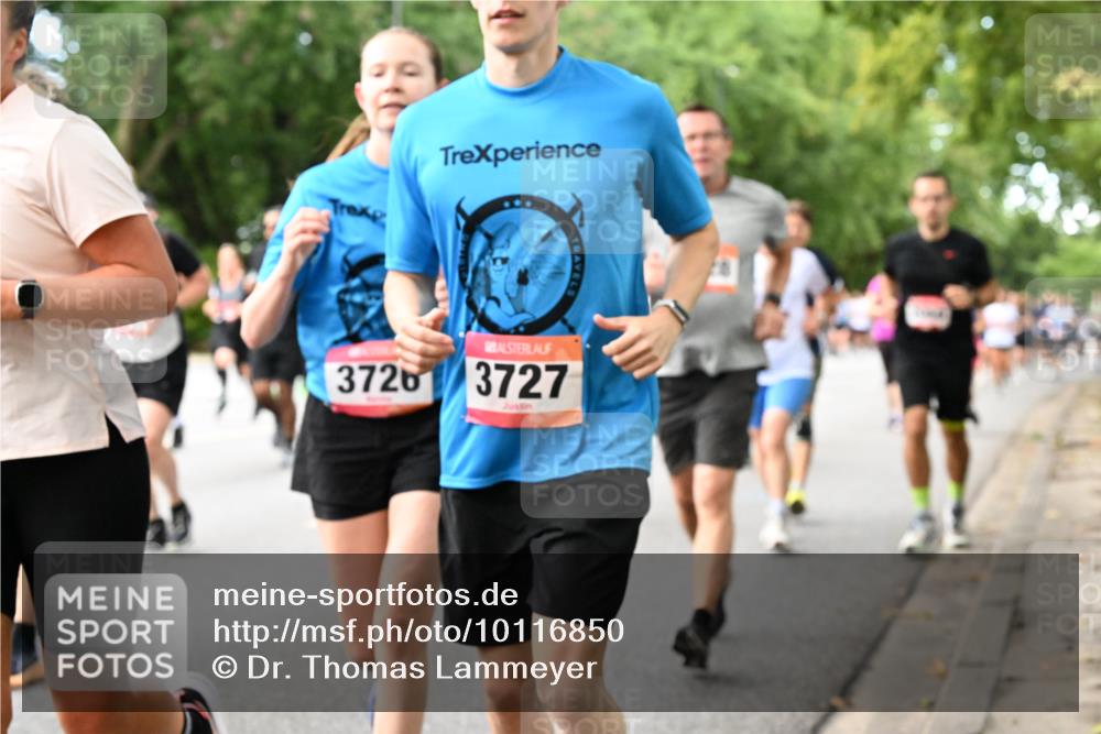 06.09.2026 - CURREX Alsterlauf Dr. Thomas Lammeyer http://msf.ph/oto/10116850 06.09.2026 09:13:56 Laufen 3726, 3727 meine-sportfotos.de