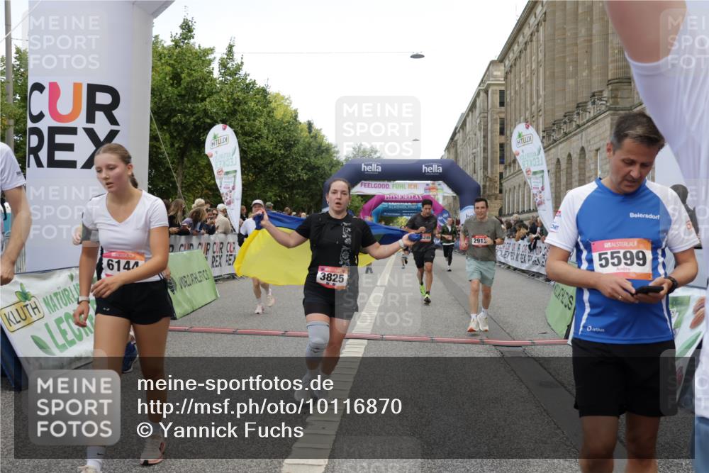 06.09.2026 - CURREX Alsterlauf Yannick Fuchs http://msf.ph/oto/10116870 06.09.2026 09:59:15 Ziel 2068, 2220, 2367, 2627, 2913, 3375, 3425, 3825, 3844, 3892, 4217, 4531, 4748, 4791, 4856, 4990, 5160, 5249, 5283, 5459, 5599, 5723, 5735, 5891, 6144, 6337 meine-sportfotos.de