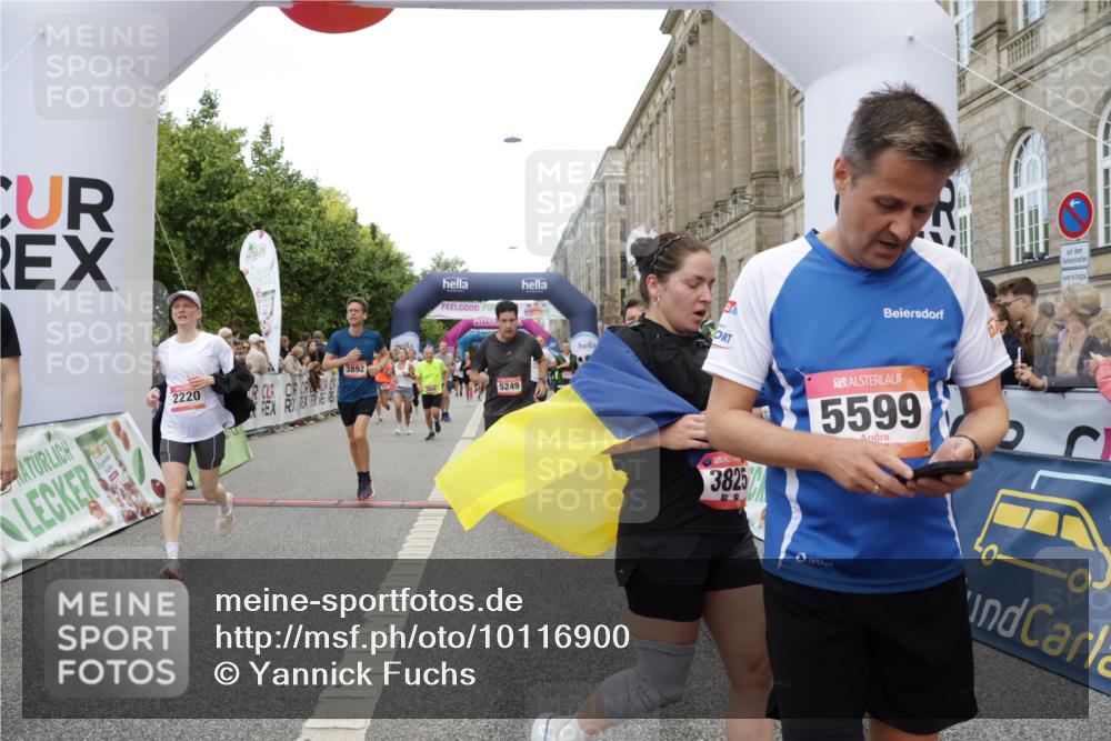 06.09.2026 - CURREX Alsterlauf Yannick Fuchs http://msf.ph/oto/10116900 06.09.2026 09:59:16 Ziel 2068, 2220, 2367, 2913, 3375, 3825, 3844, 3892, 4217, 4531, 4748, 4791, 4856, 4990, 5160, 5249, 5283, 5459, 5599, 5723, 5735, 5891, 6144, 6337 meine-sportfotos.de