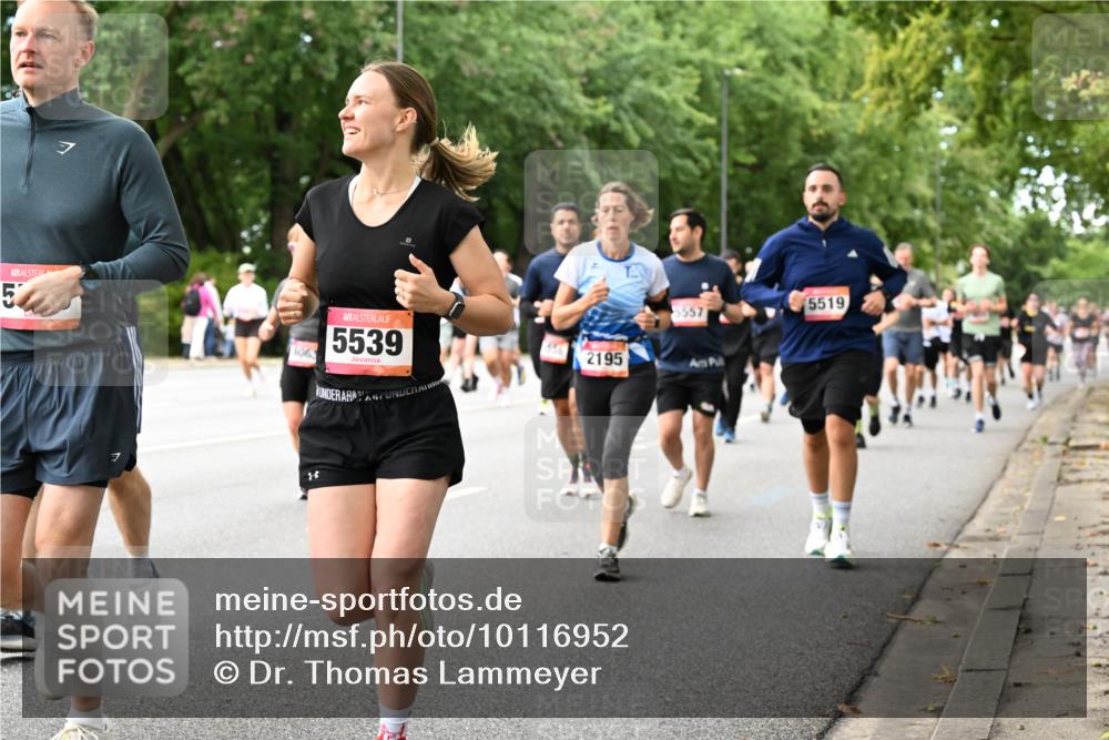 06.09.2026 - CURREX Alsterlauf Dr. Thomas Lammeyer http://msf.ph/oto/10116952 06.09.2026 09:14:08 Laufen 57, 5557, 5539, 2195, 5519 meine-sportfotos.de