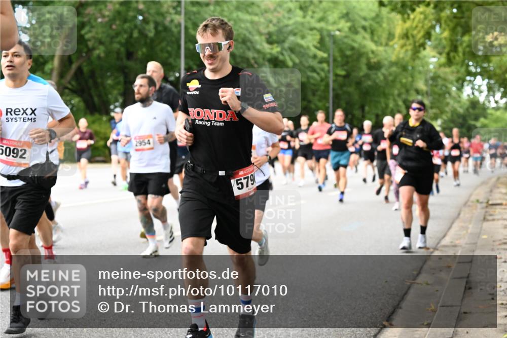 06.09.2026 - CURREX Alsterlauf Dr. Thomas Lammeyer http://msf.ph/oto/10117010 06.09.2026 09:14:16 Laufen 5092, 2954, 579 meine-sportfotos.de