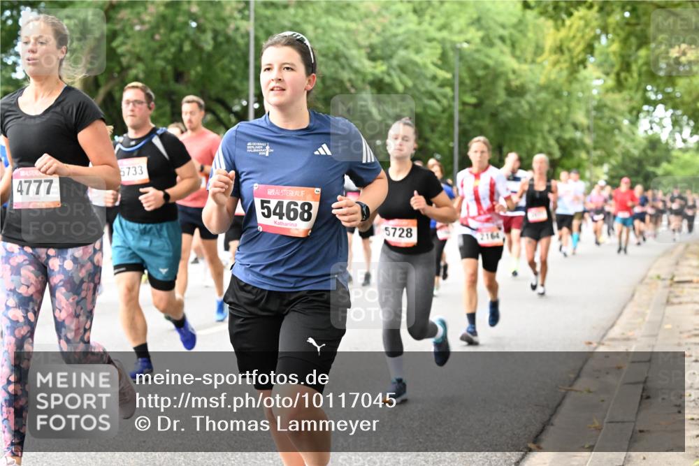 06.09.2026 - CURREX Alsterlauf Dr. Thomas Lammeyer http://msf.ph/oto/10117045 06.09.2026 09:14:20 Laufen 4777, 5733, 5468, 5728 meine-sportfotos.de