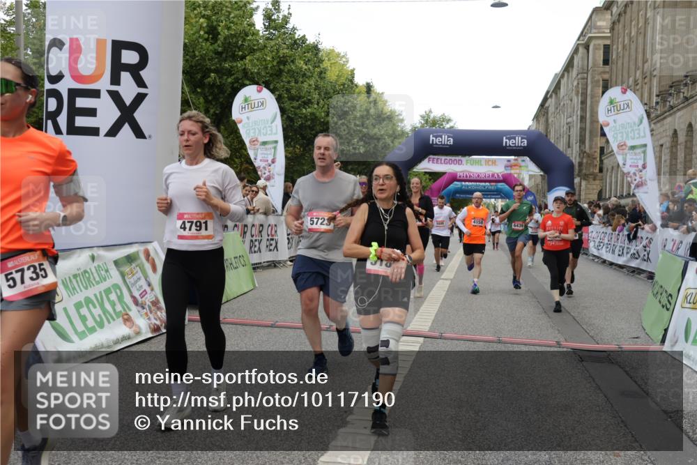 06.09.2026 - CURREX Alsterlauf Yannick Fuchs http://msf.ph/oto/10117190 06.09.2026 09:59:21 Ziel 2220, 2367, 2772, 2913, 3535, 3542, 3600, 3657, 3825, 3844, 3892, 4091, 4139, 4158, 4217, 4748, 4791, 5160, 5249, 5723, 5735, 6059, 6312, 6443, 6447 meine-sportfotos.de