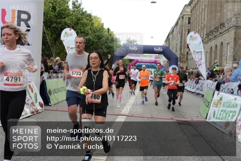 06.09.2026 - CURREX Alsterlauf Yannick Fuchs http://msf.ph/oto/10117223 06.09.2026 09:59:21 Ziel 2220, 2367, 2772, 2913, 3535, 3542, 3600, 3657, 3825, 3844, 3892, 4091, 4139, 4158, 4217, 4748, 4791, 5160, 5249, 5723, 5735, 6059, 6312, 6443, 6447 meine-sportfotos.de