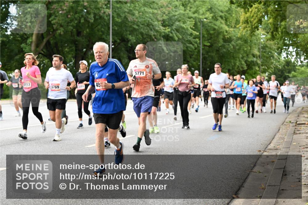 06.09.2026 - CURREX Alsterlauf Dr. Thomas Lammeyer http://msf.ph/oto/10117225 06.09.2026 09:14:44 Laufen 2113, 5769, 3889, 45, 5771, 8248, 2270 meine-sportfotos.de