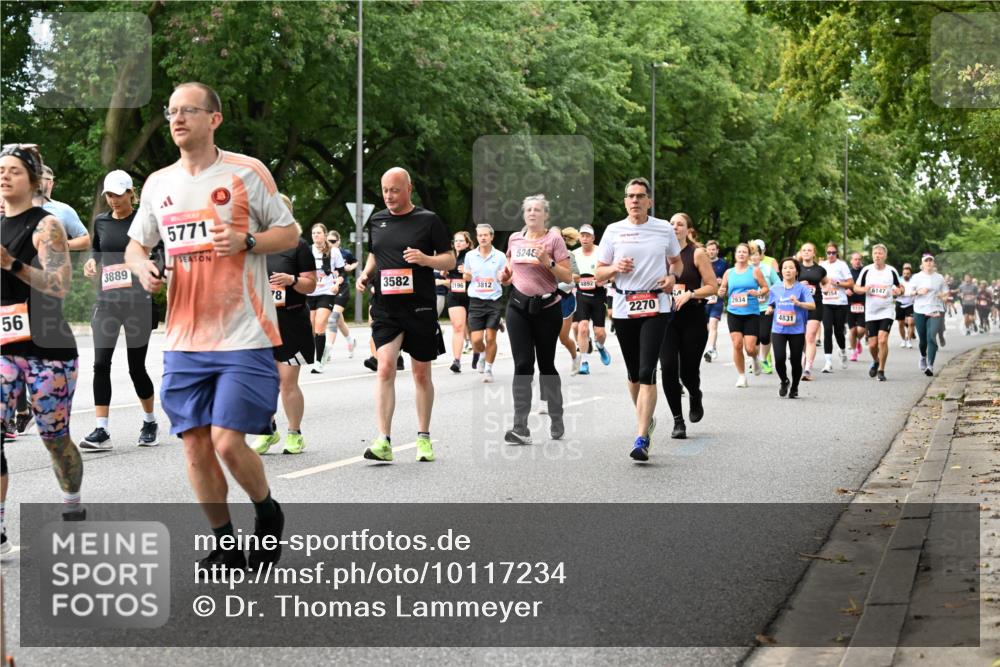 06.09.2026 - CURREX Alsterlauf Dr. Thomas Lammeyer http://msf.ph/oto/10117234 06.09.2026 09:14:45 Laufen 56, 3889, 5771, 3582, 2196, 3812, 78, 5248, 4892, 354, 2270, 2934, 4831, 6147, 5111 meine-sportfotos.de