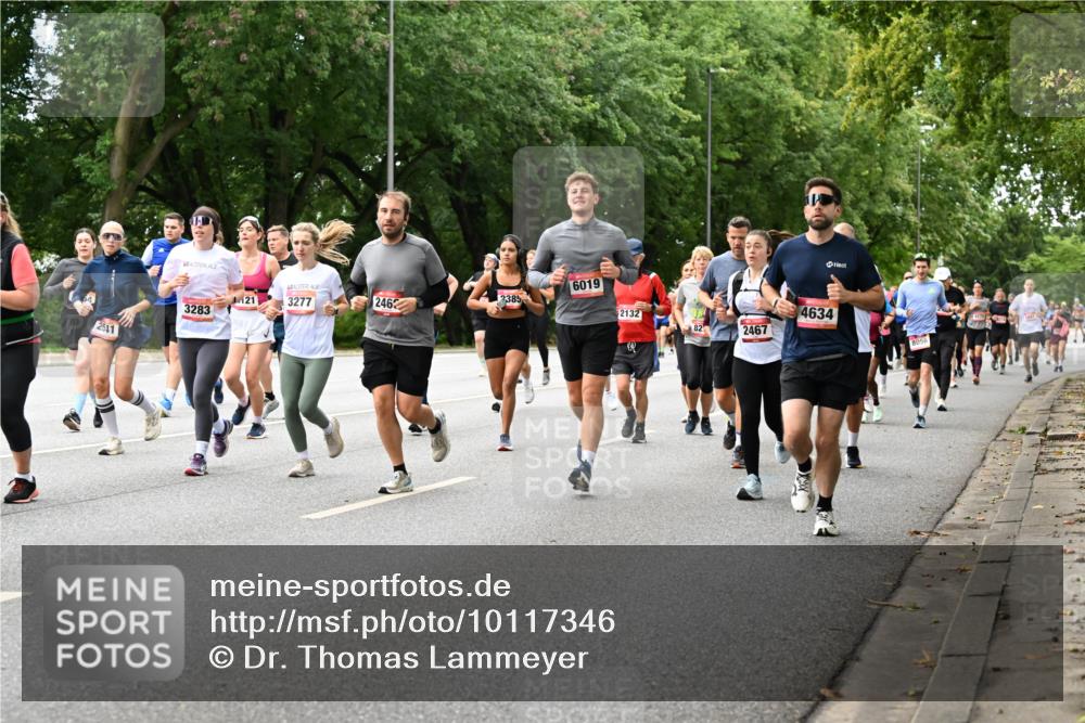 06.09.2026 - CURREX Alsterlauf Dr. Thomas Lammeyer http://msf.ph/oto/10117346 06.09.2026 09:15:02 Laufen 2511, 3283, 6019, 21, 3277, 2462, 2385, 2132, 4634, 2467, 8056 meine-sportfotos.de