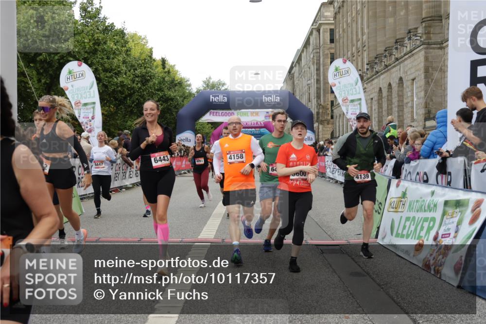 06.09.2026 - CURREX Alsterlauf Yannick Fuchs http://msf.ph/oto/10117357 06.09.2026 09:59:23 Ziel 2220, 2367, 2772, 3535, 3542, 3600, 3657, 3844, 3892, 4091, 4139, 4158, 4217, 4748, 4791, 5160, 5249, 5723, 5735, 6059, 6312, 6443, 6447 meine-sportfotos.de
