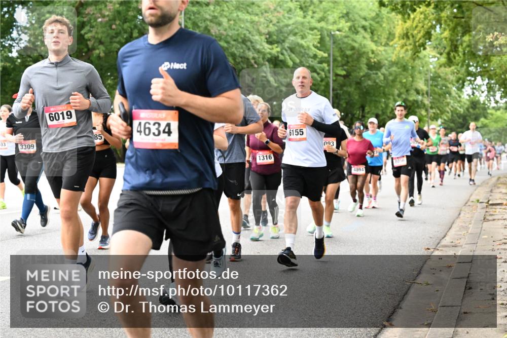 06.09.2026 - CURREX Alsterlauf Dr. Thomas Lammeyer http://msf.ph/oto/10117362 06.09.2026 09:15:04 Laufen 03, 3309, 6019, 85, 4634, 1316, 6155, 093, 8056, 4894 meine-sportfotos.de