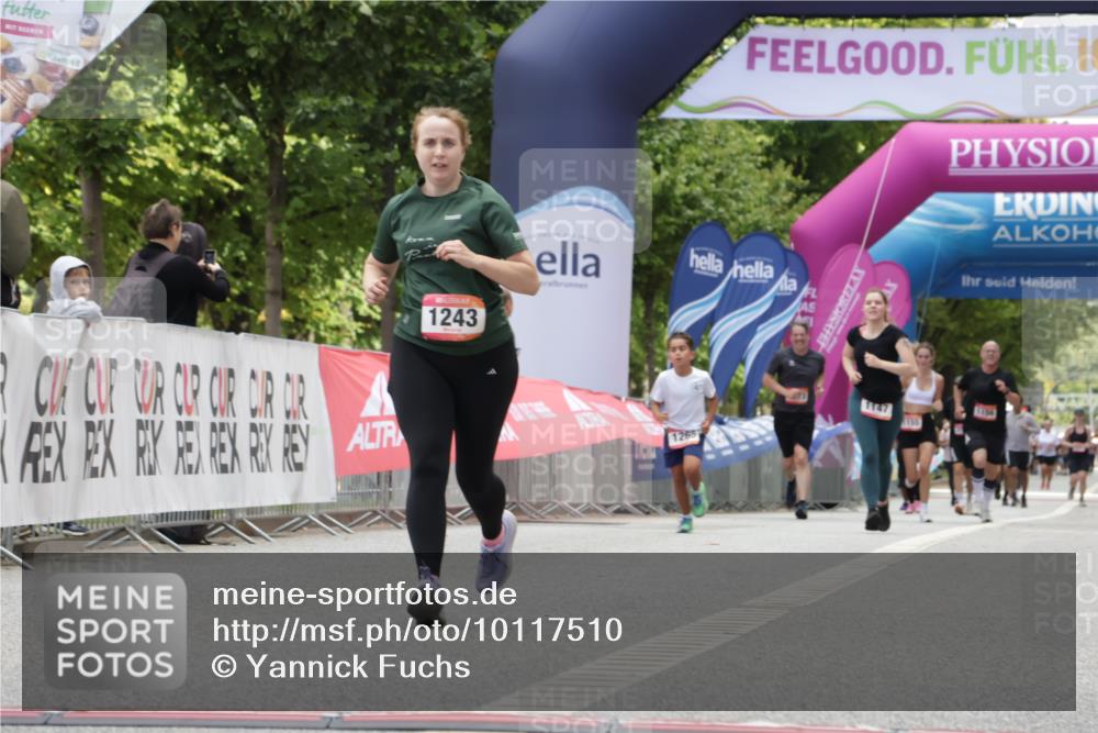06.09.2026 - CURREX Alsterlauf Yannick Fuchs http://msf.ph/oto/10117510 06.09.2026 12:01:22 Ziel 1026, 1243 meine-sportfotos.de