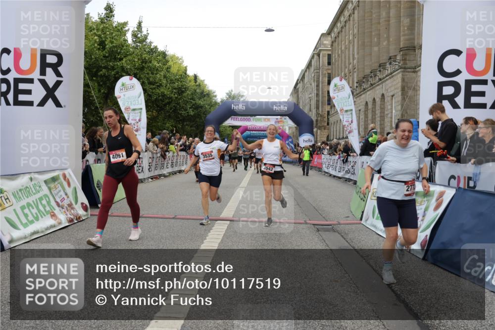 06.09.2026 - CURREX Alsterlauf Yannick Fuchs http://msf.ph/oto/10117519 06.09.2026 09:59:26 Ziel 2077, 2367, 2772, 3535, 3542, 3600, 3657, 3695, 3969, 4091, 4139, 4158, 4217, 4478, 4748, 4791, 5160, 5636, 5712, 5723, 5735, 5948, 6059, 6312, 6443, 6447 meine-sportfotos.de