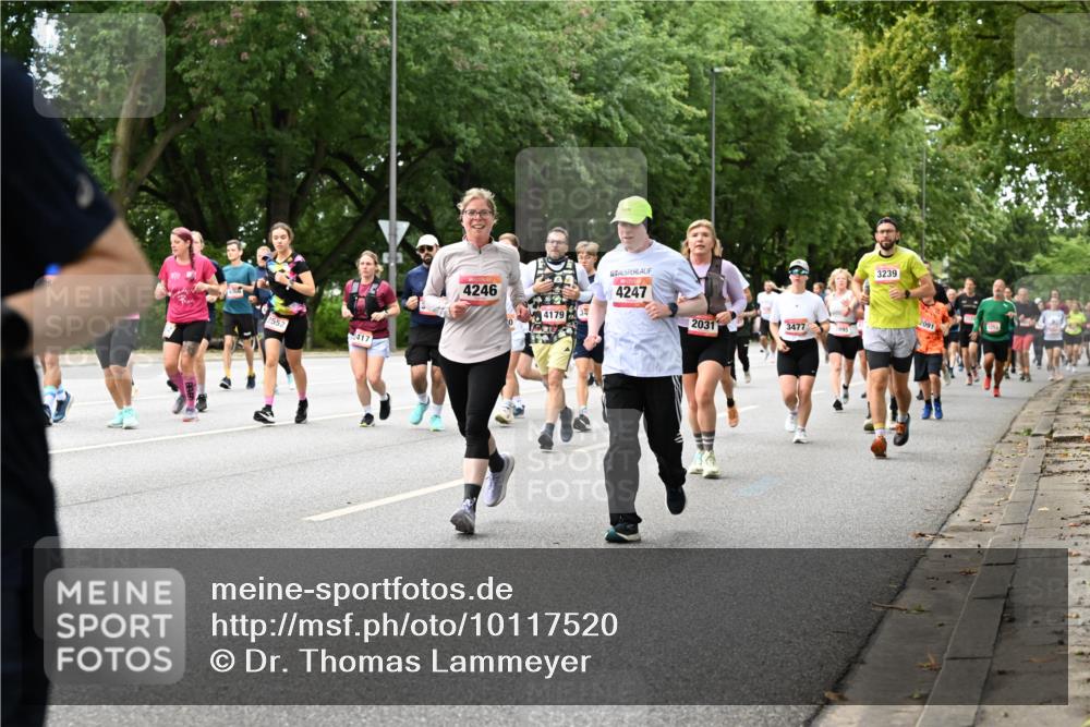 06.09.2026 - CURREX Alsterlauf Dr. Thomas Lammeyer http://msf.ph/oto/10117520 06.09.2026 09:15:27 Laufen 2552, 417, 4246, 4179, 3, 4247, 2031, 3477, 3239, 2091 meine-sportfotos.de